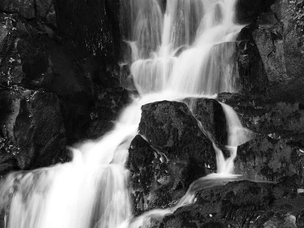 Wasserfall an den Beatushhlen SW