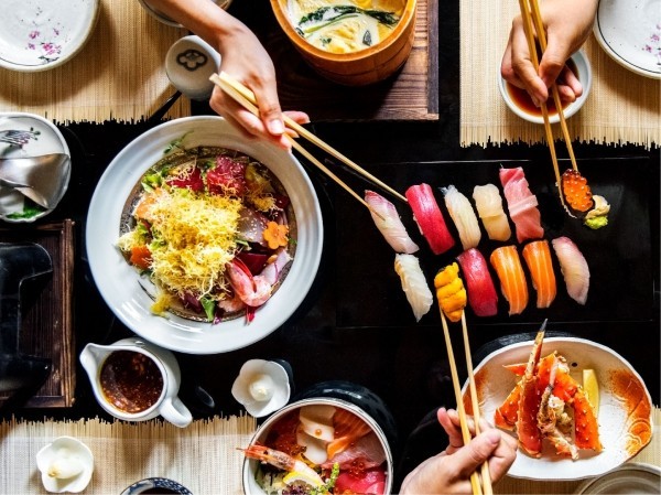 Japanisches-Essen-eine-Vielfalt-an-verwendeten-Produkten-zahlreiche-geschmackvolle-Speisen.jpg