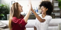 glueckliche-frauen.webp