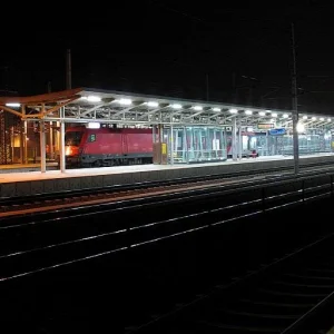 IMG_3374_nachtbahnhof.jpg