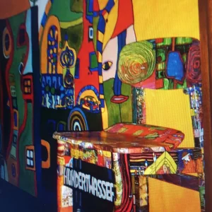Hundertwasserstuhl klein.jpg