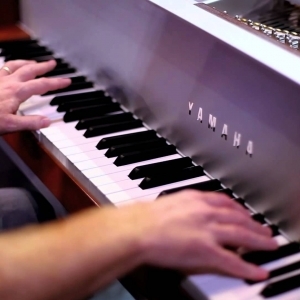 One Direction - What Makes You Beautiful (5 Piano Guys, 1 piano) - ThePianoGuys - YouTube