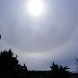 Sonne, mit Halo