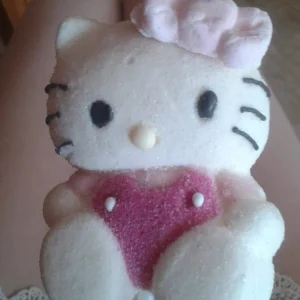 Hello Kitty >^•^<