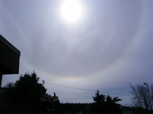Sonne, mit Halo