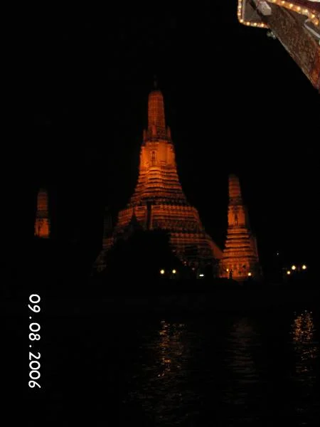 Wat Arun bei Nacht