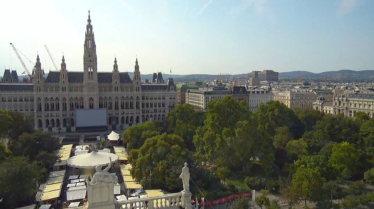 (wien)-1010-rathausplatz.webp