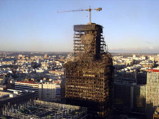 gg23681,1276800408,a_torre-5.jpg