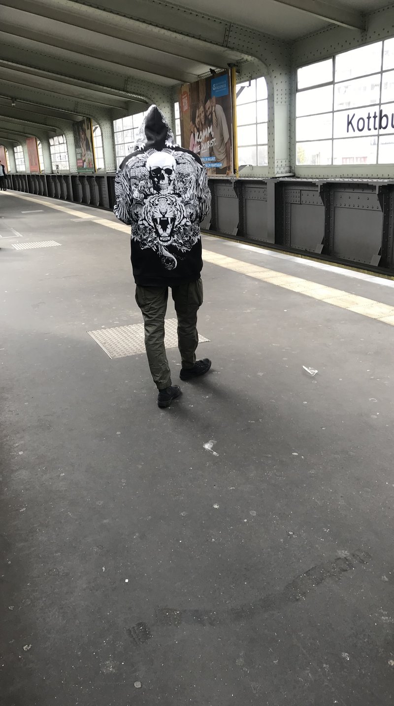 43437153ot.jpg