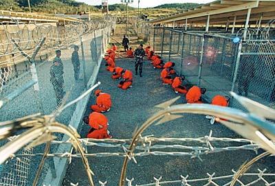 090422_2002_guantanamo2.jpg