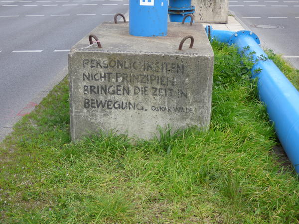 29077634tn.jpg