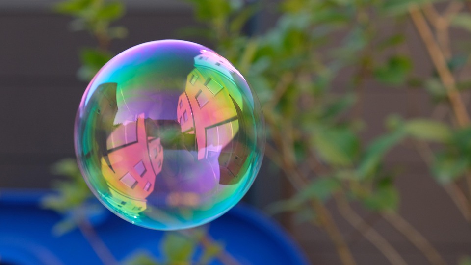 soap-bubble-3651955_960_720.jpg