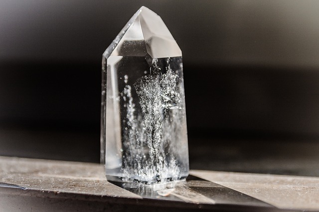 crystal-1685590_640.jpg