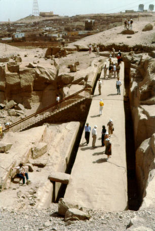 eg85unvobelisk.jpg