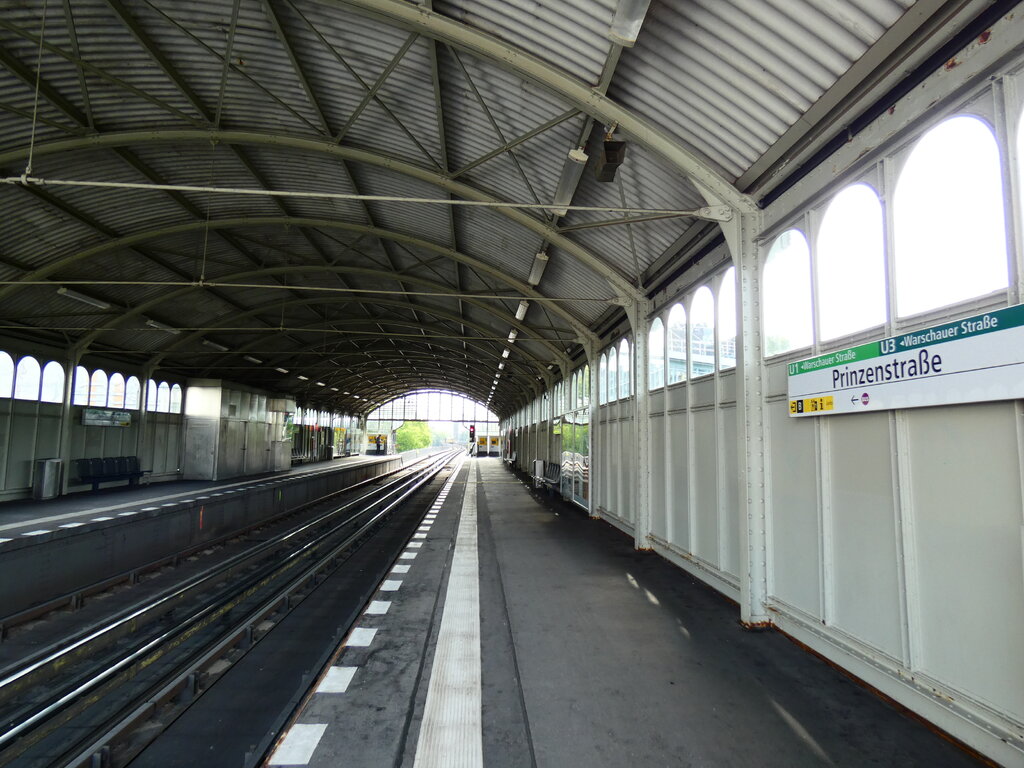 49916992se.jpg