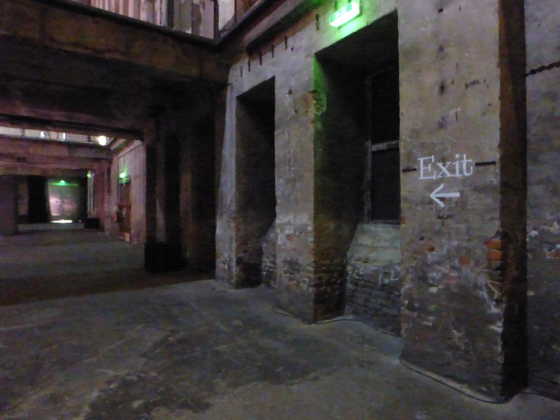 41940065sw.jpg