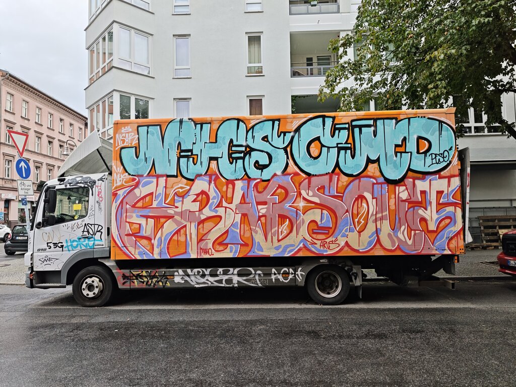 50049246lu.jpg